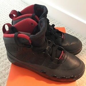 Air Jordan Tennis Shoes